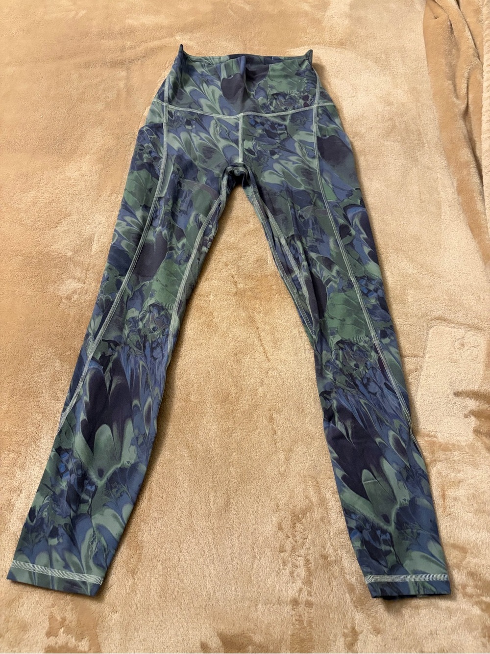 Lululemon high-Rise Printed Jeggings in Green and Blue. Size 4